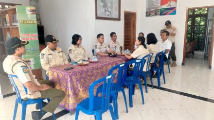 Monev pemberdayaan Satlinmas di Desa Mengening